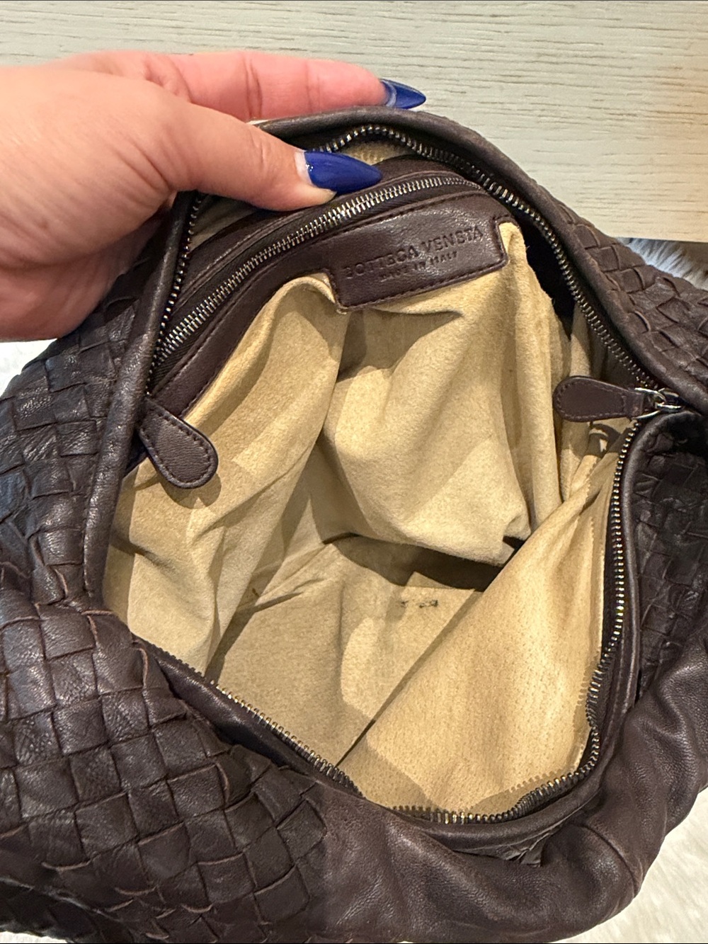 Bottega Veneta Intrecciato Leather Embossed Medium Hobo - Picture 9 of 11